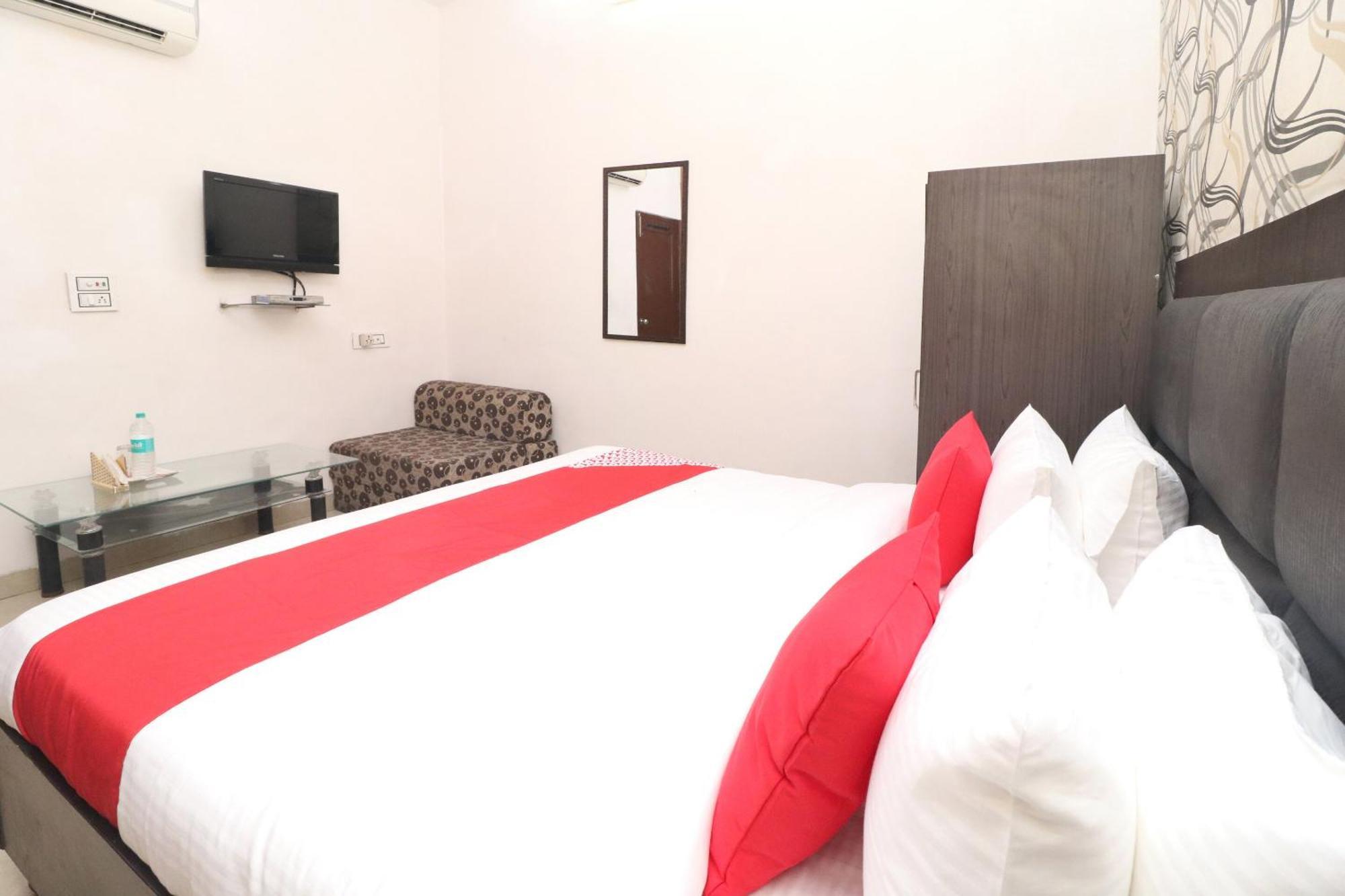 Oyo Hotel Kailash Regency Ludhijána Kültér fotó